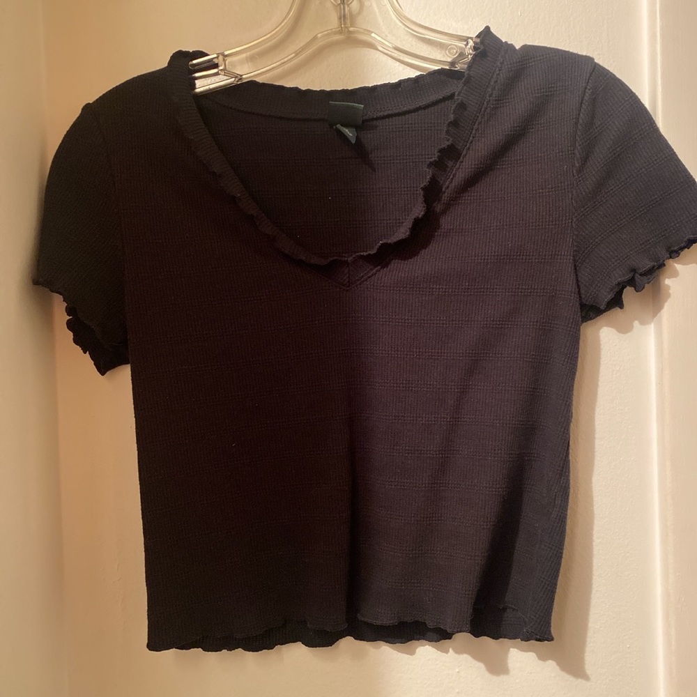 Wild fable scoop neck ruffle crop top